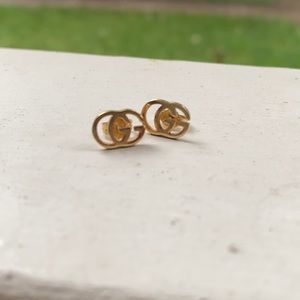 EUC Gucci 18K interlocking G stud earrings